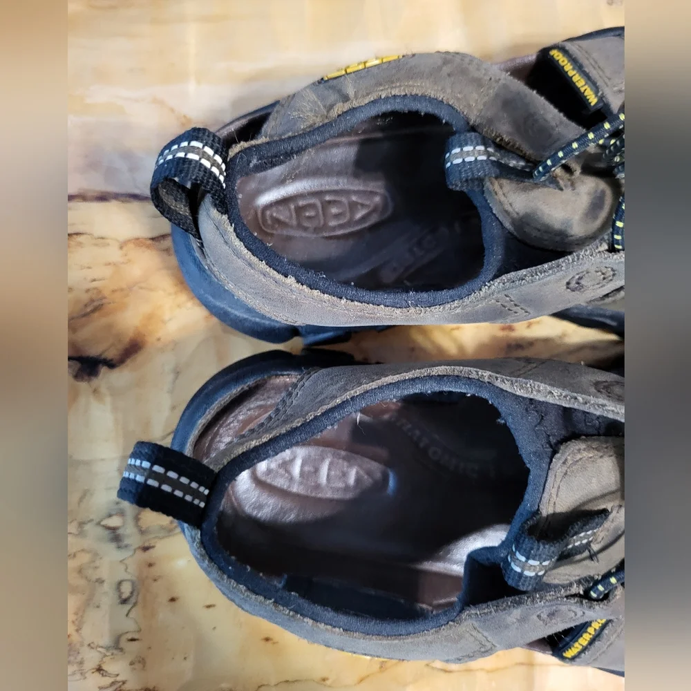 Keen Sarasota Brown Leather Waterproof Sandals Big Kids Size 5
